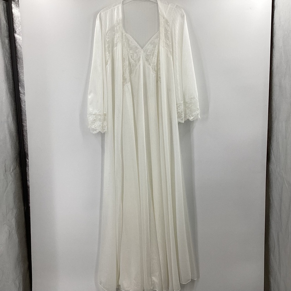 *** Miss Elaine Nylon and Lace Peignoir Set *** Petite